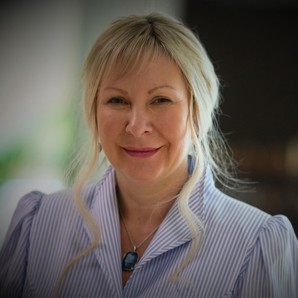 Prof. Lisa Marie (Bayliss) Pratt