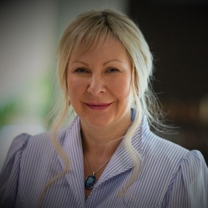 Prof. Lisa Marie (Bayliss) Pratt